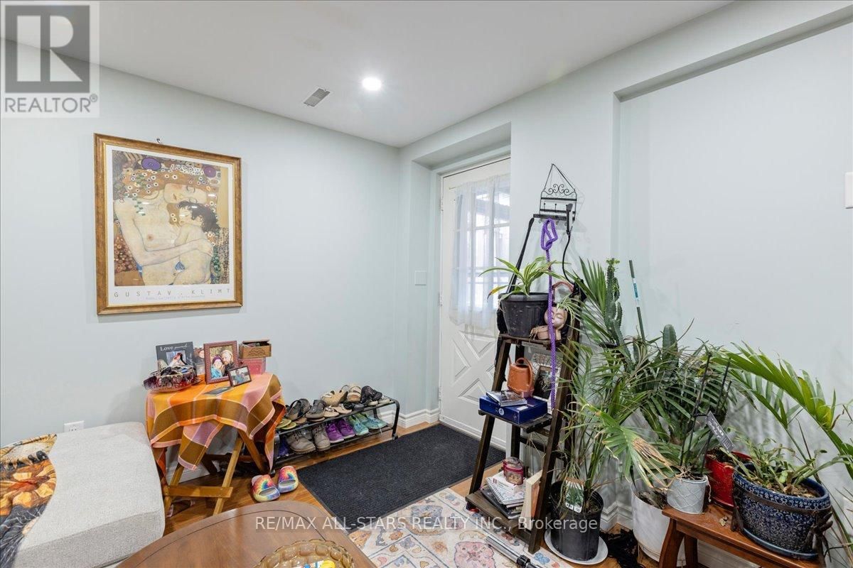 40 CHARTWELL CRESCENT Image 26