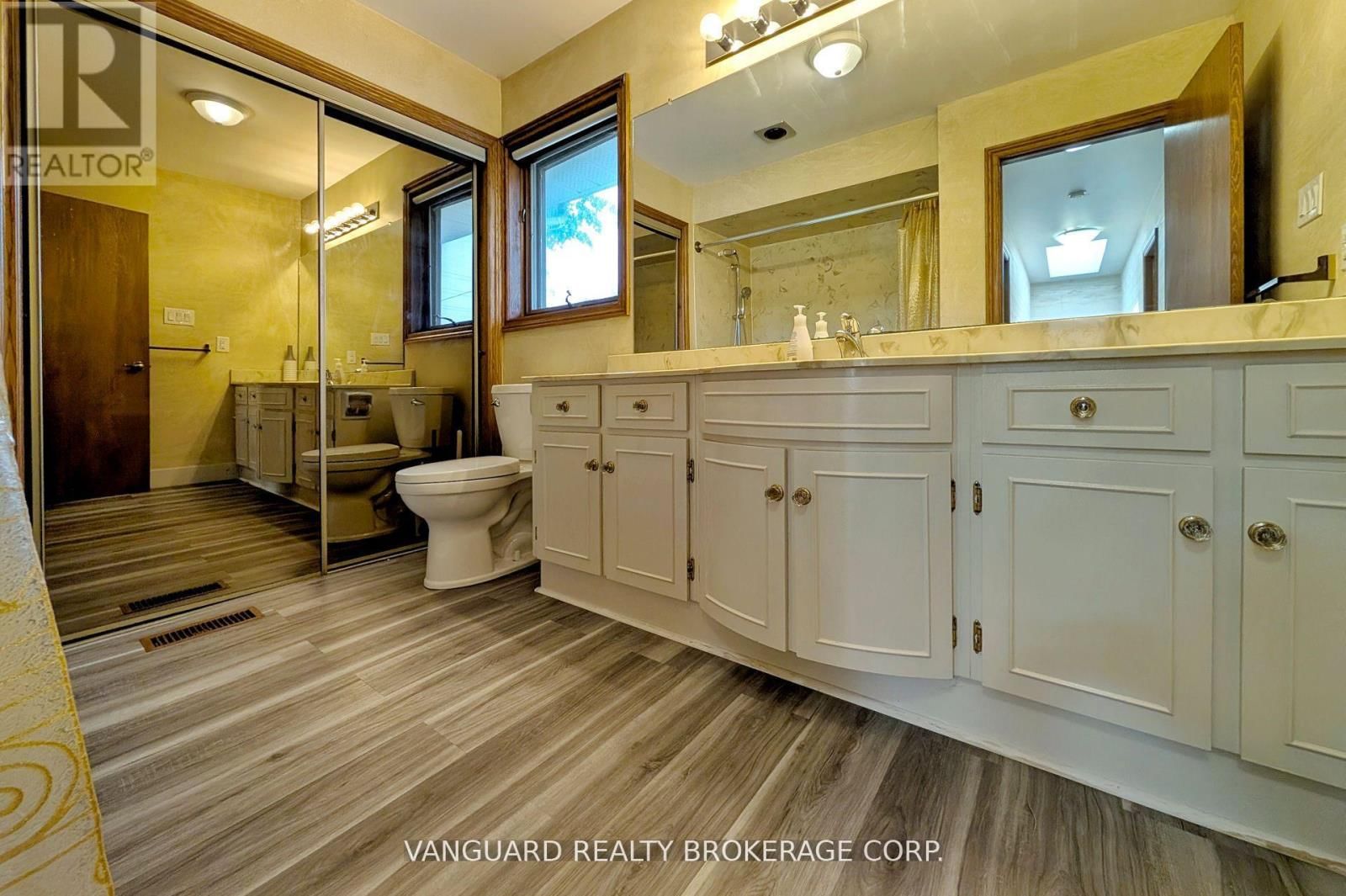 7370 MARTIN GROVE ROAD Image 25