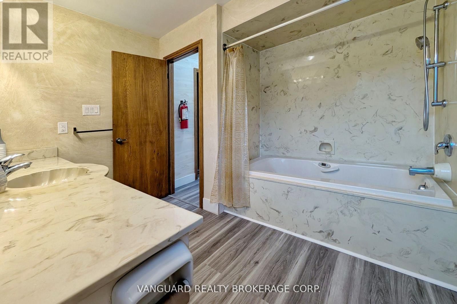 7370 MARTIN GROVE ROAD Image 26