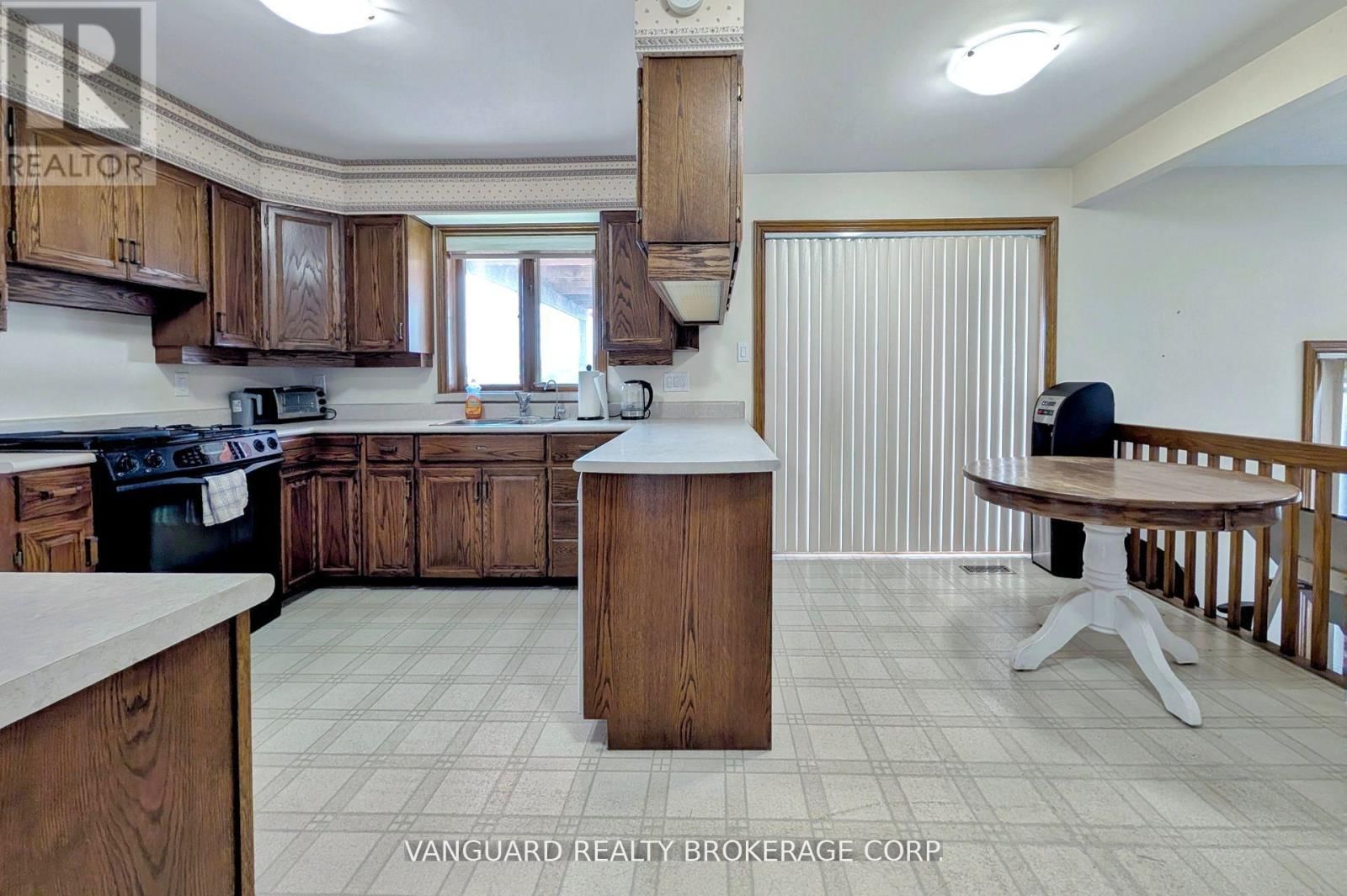 7370 MARTIN GROVE ROAD Image 36