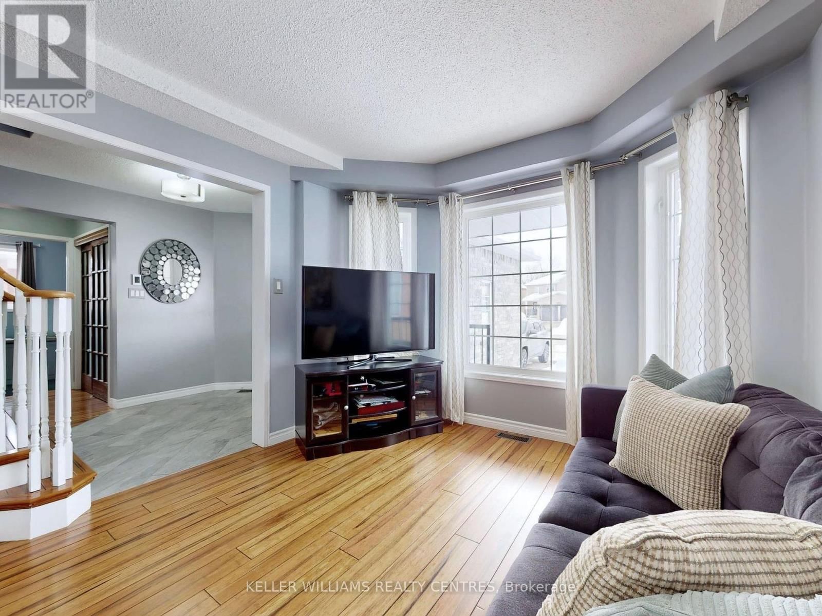 1184 LESLIE DRIVE Image 4