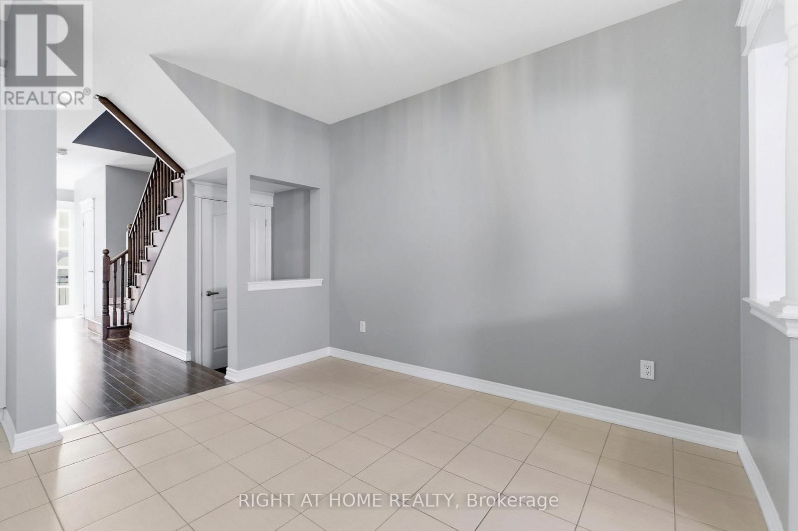 200 PARADELLE DRIVE Image 16