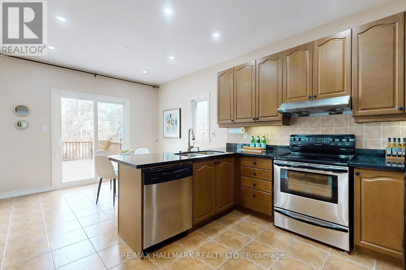 42 MAYAN AVENUE Image 19