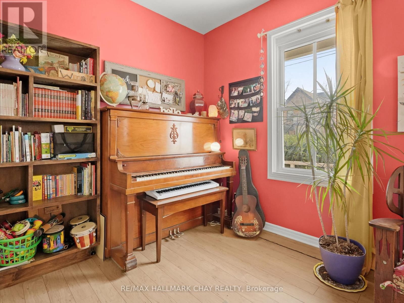 8116 MAIN STREET Image 12