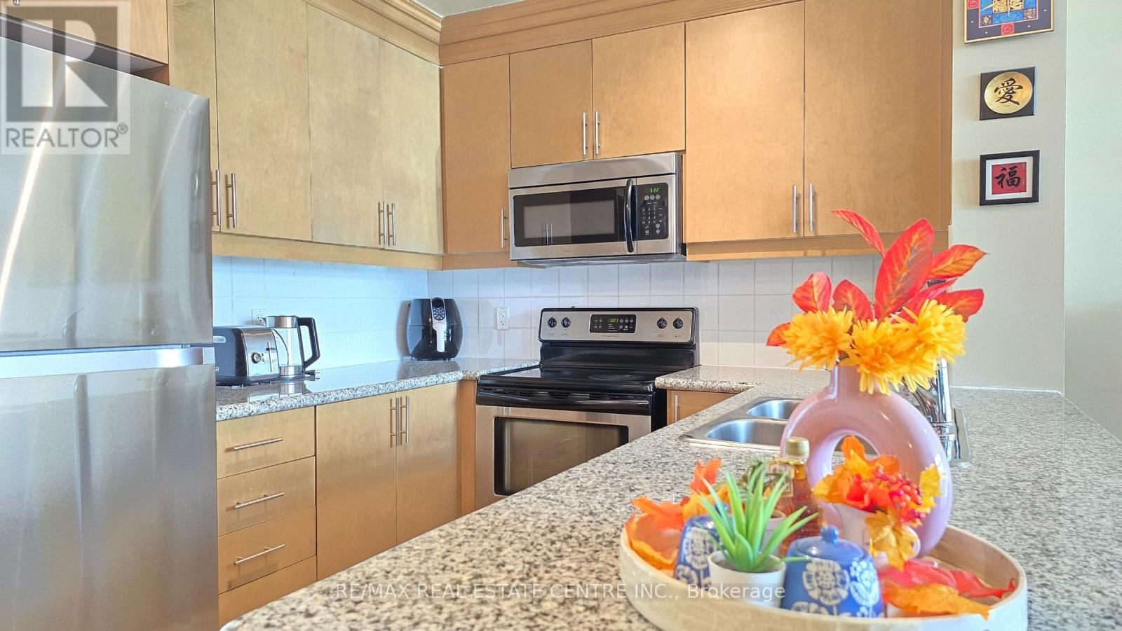 PH207 - 18 HARDING BOULEVARD Image 18