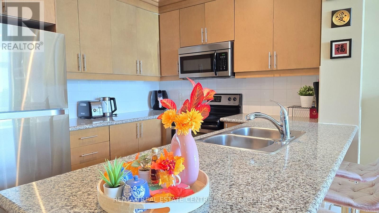 PH207 - 18 HARDING BOULEVARD Image 19