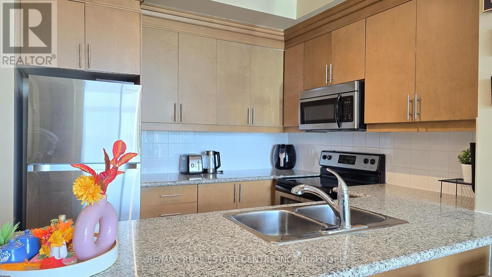 PH207 - 18 HARDING BOULEVARD Image 22