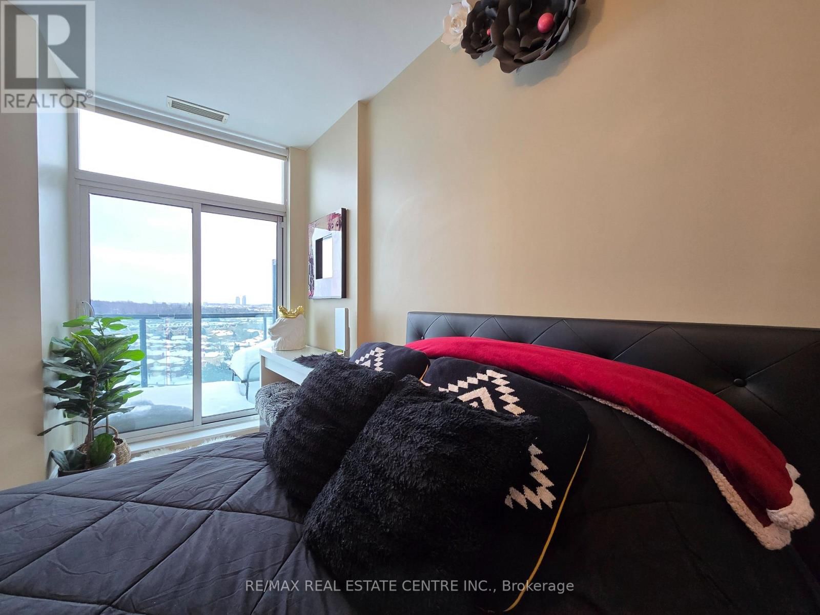 PH207 - 18 HARDING BOULEVARD Image 30