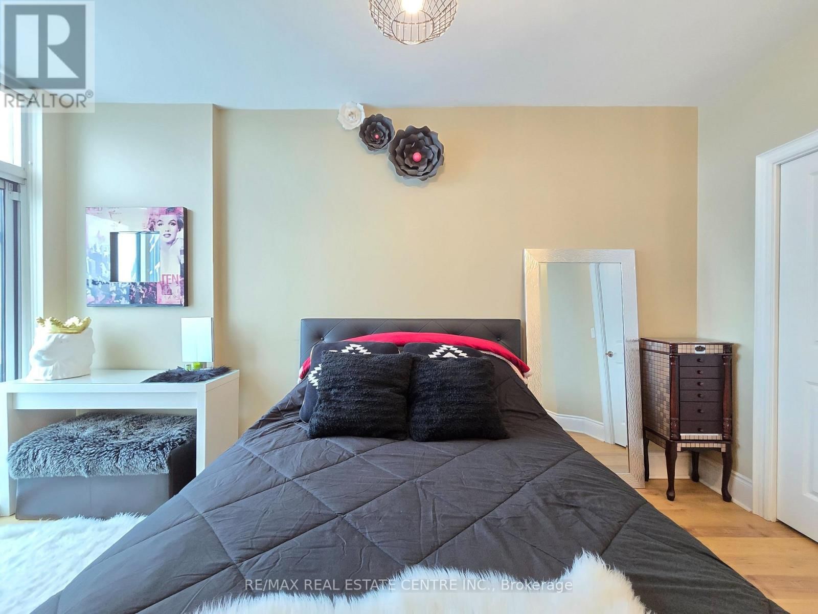 PH207 - 18 HARDING BOULEVARD Image 31