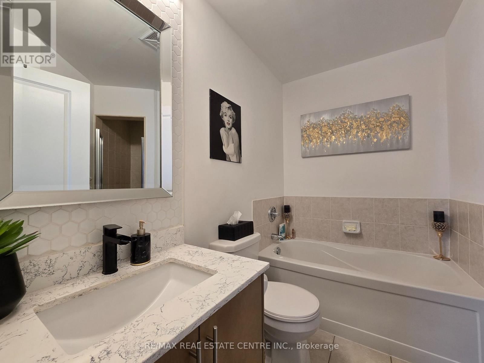 PH207 - 18 HARDING BOULEVARD Image 35