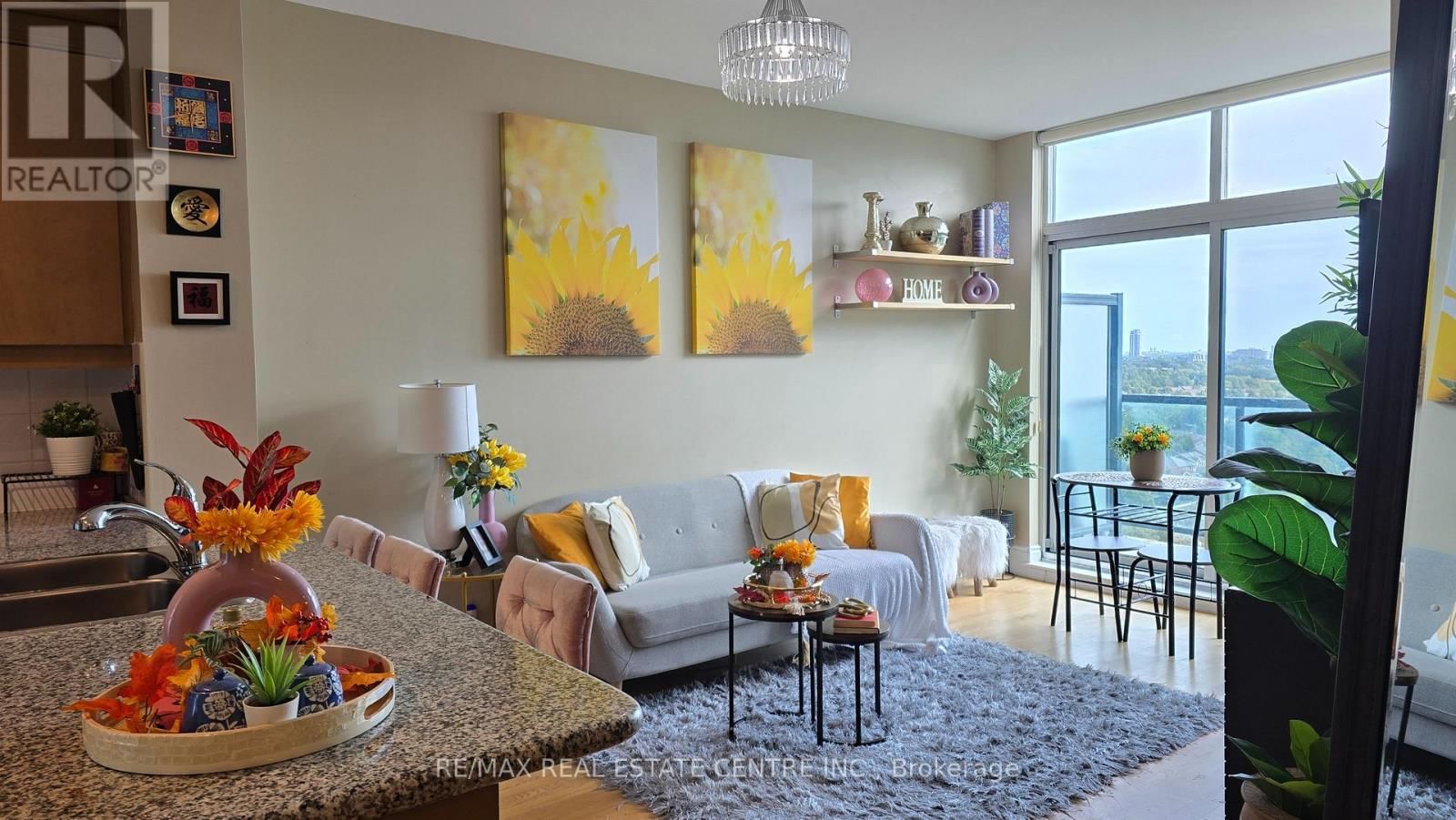 PH207 - 18 HARDING BOULEVARD Image 4