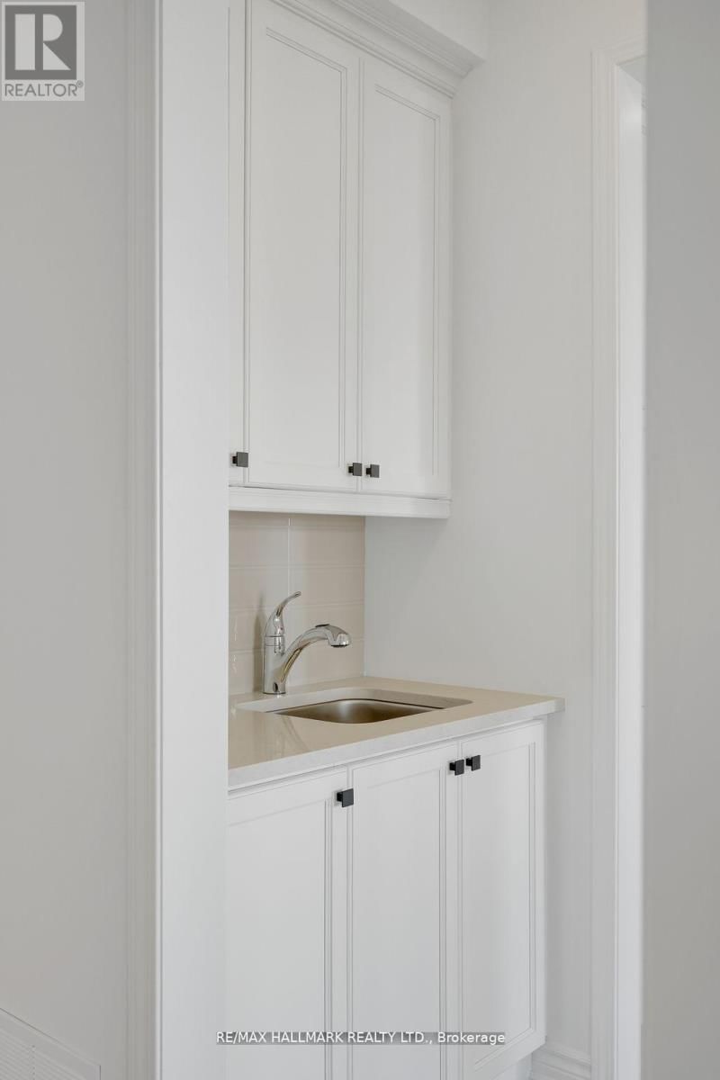 634 NEWLOVE STREET Image 11