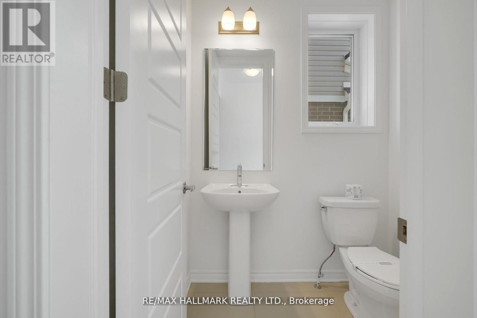 634 NEWLOVE STREET Image 14