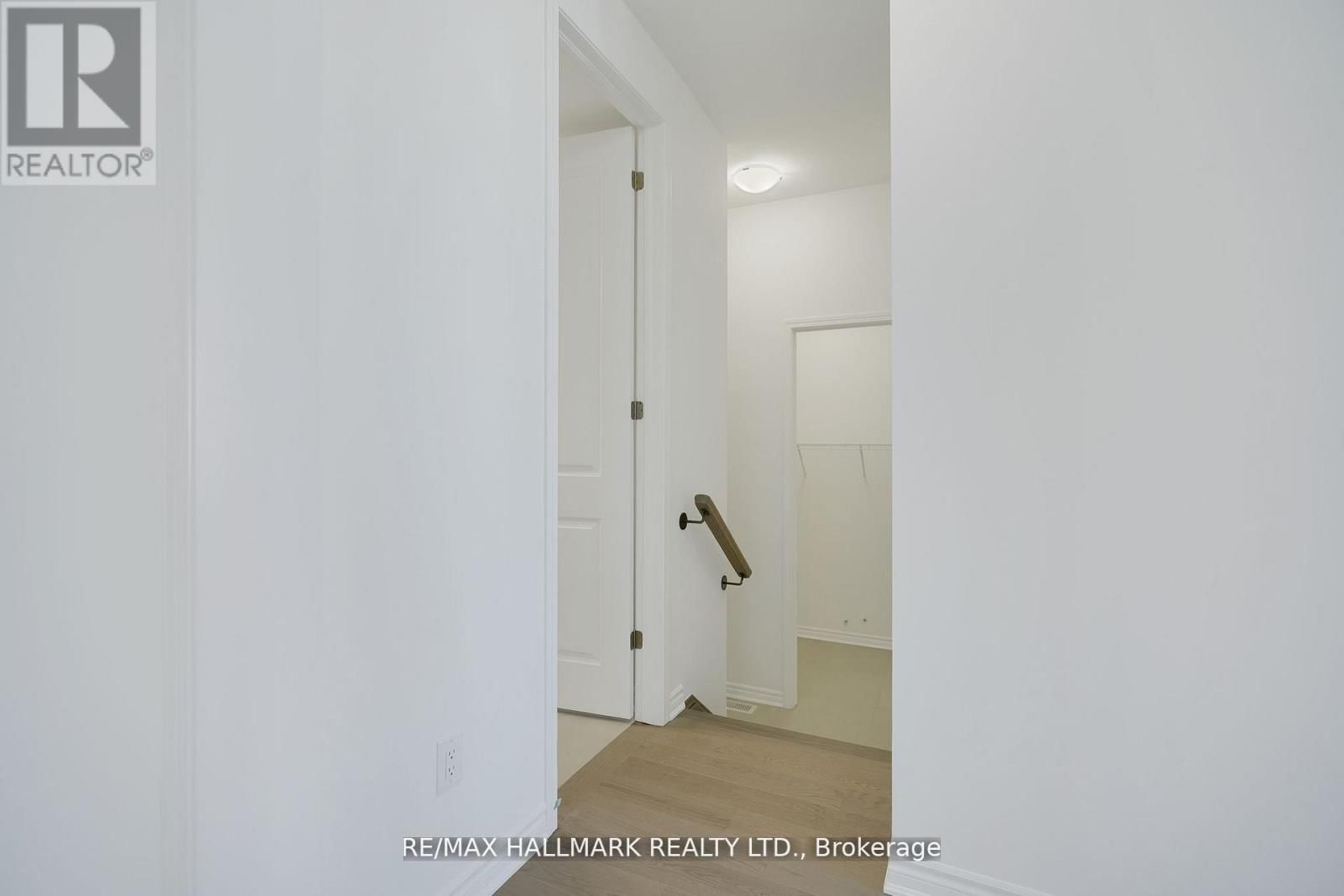 626 NEWLOVE STREET Image 13