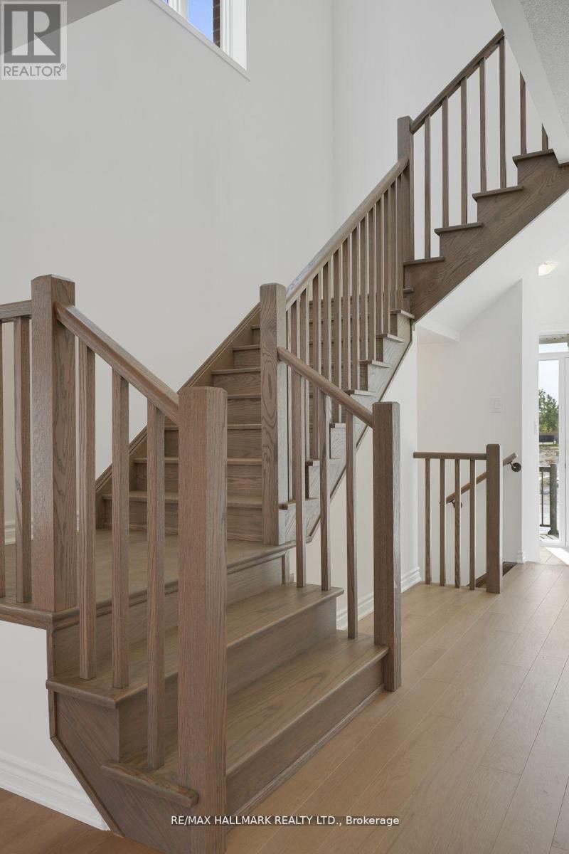 626 NEWLOVE STREET Image 15