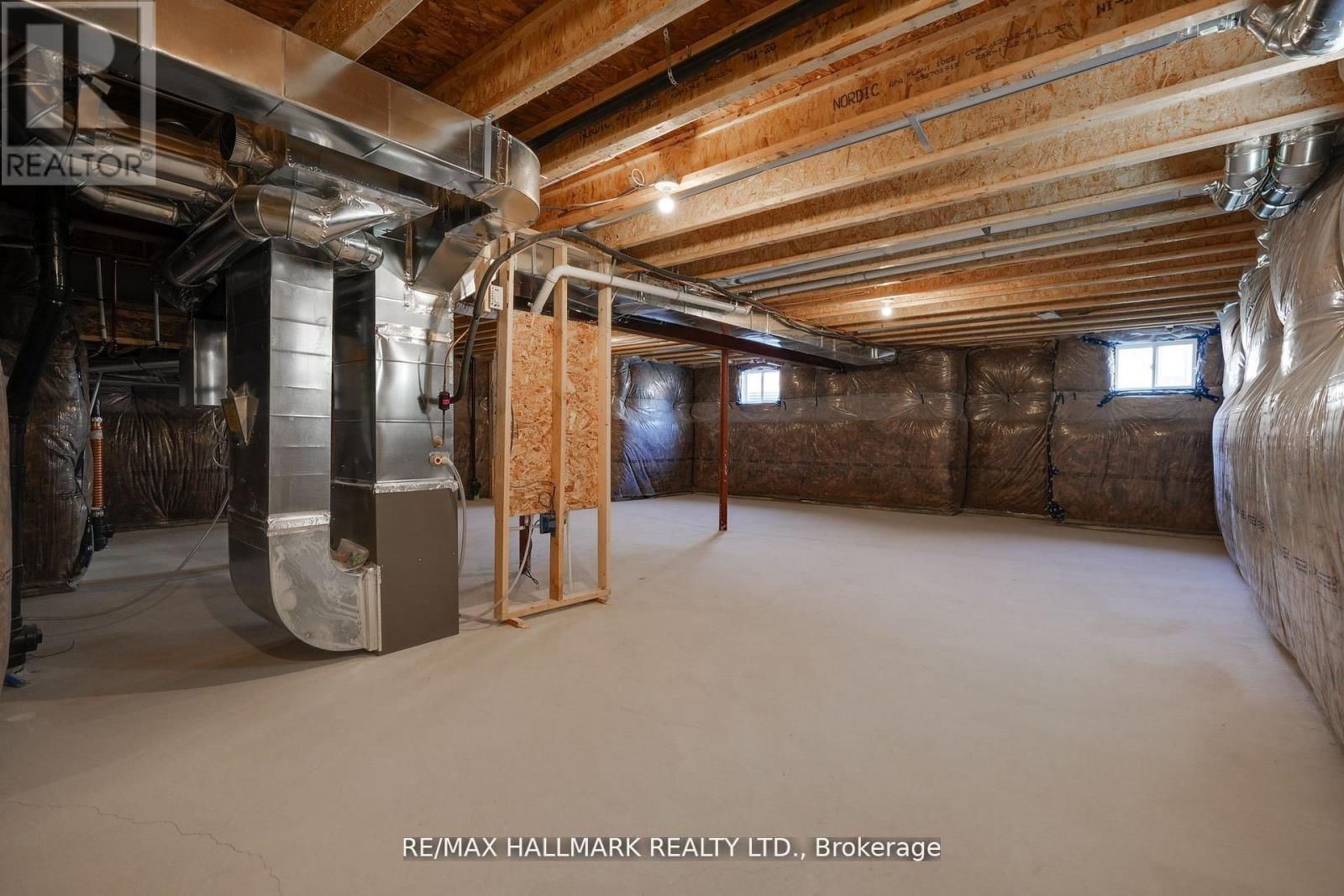 626 NEWLOVE STREET Image 30