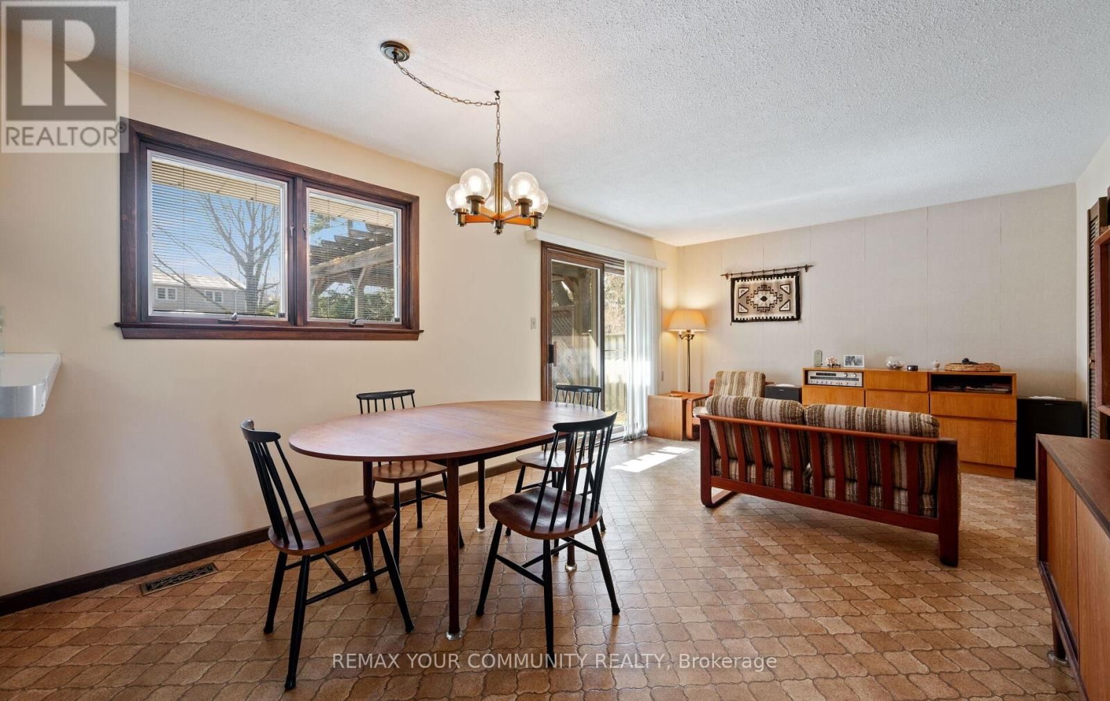 11 GLENVIEW DRIVE Image 15