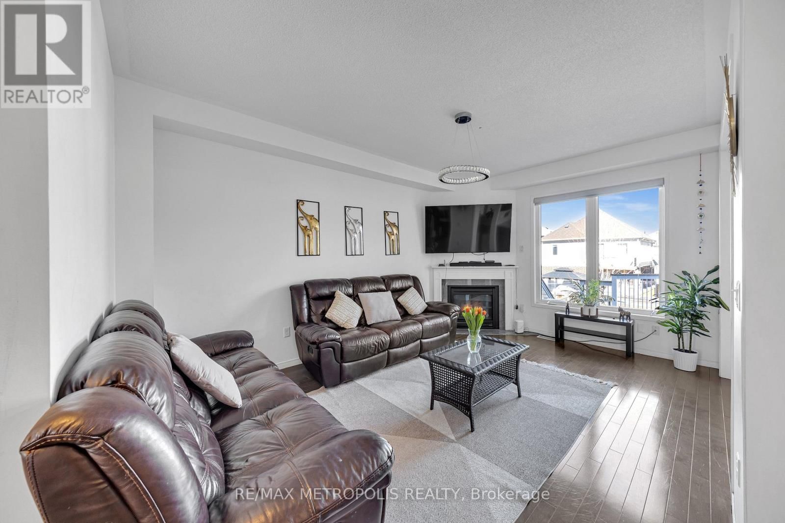 118 CAUTHERS CRESCENT Image 11