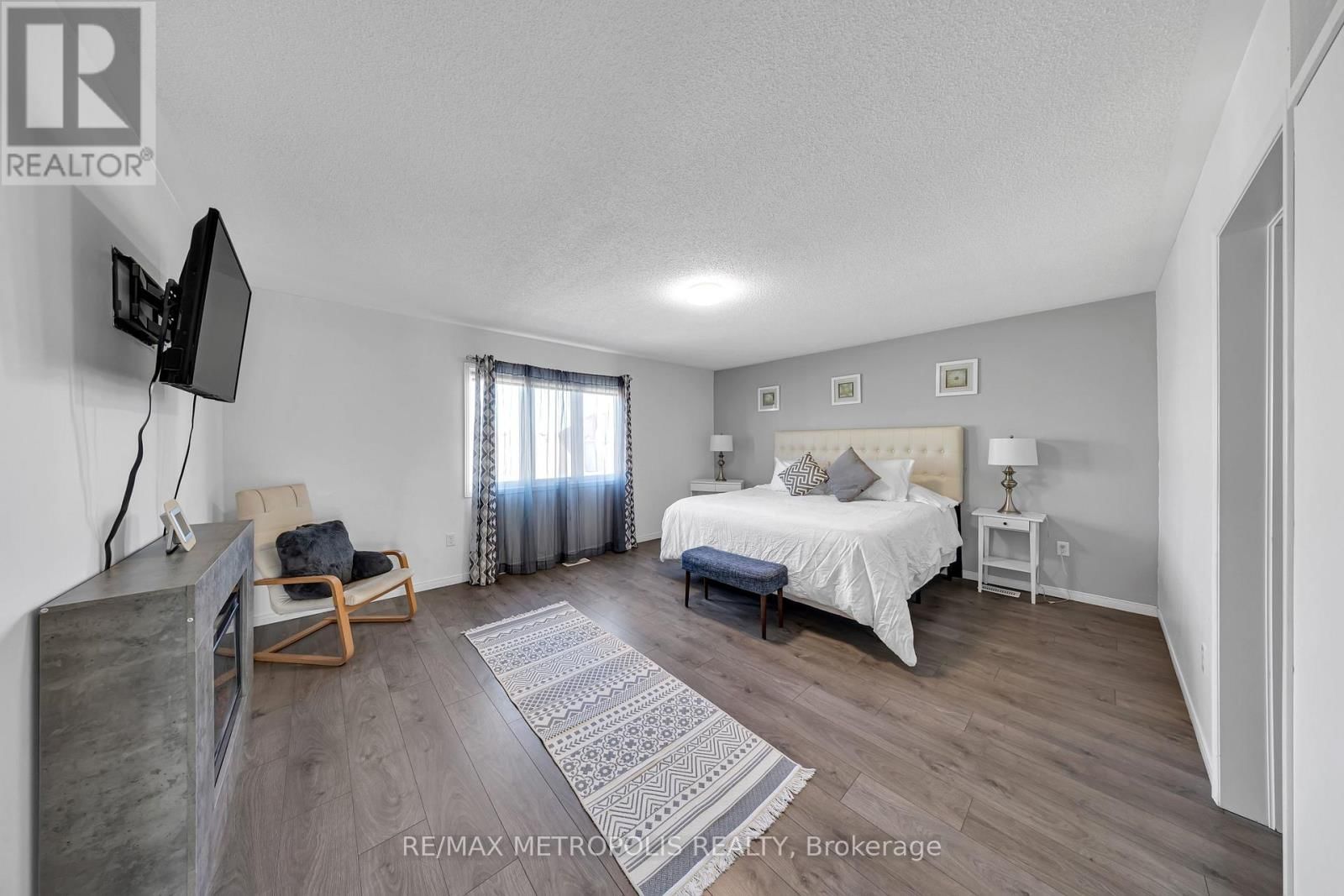 118 CAUTHERS CRESCENT Image 24