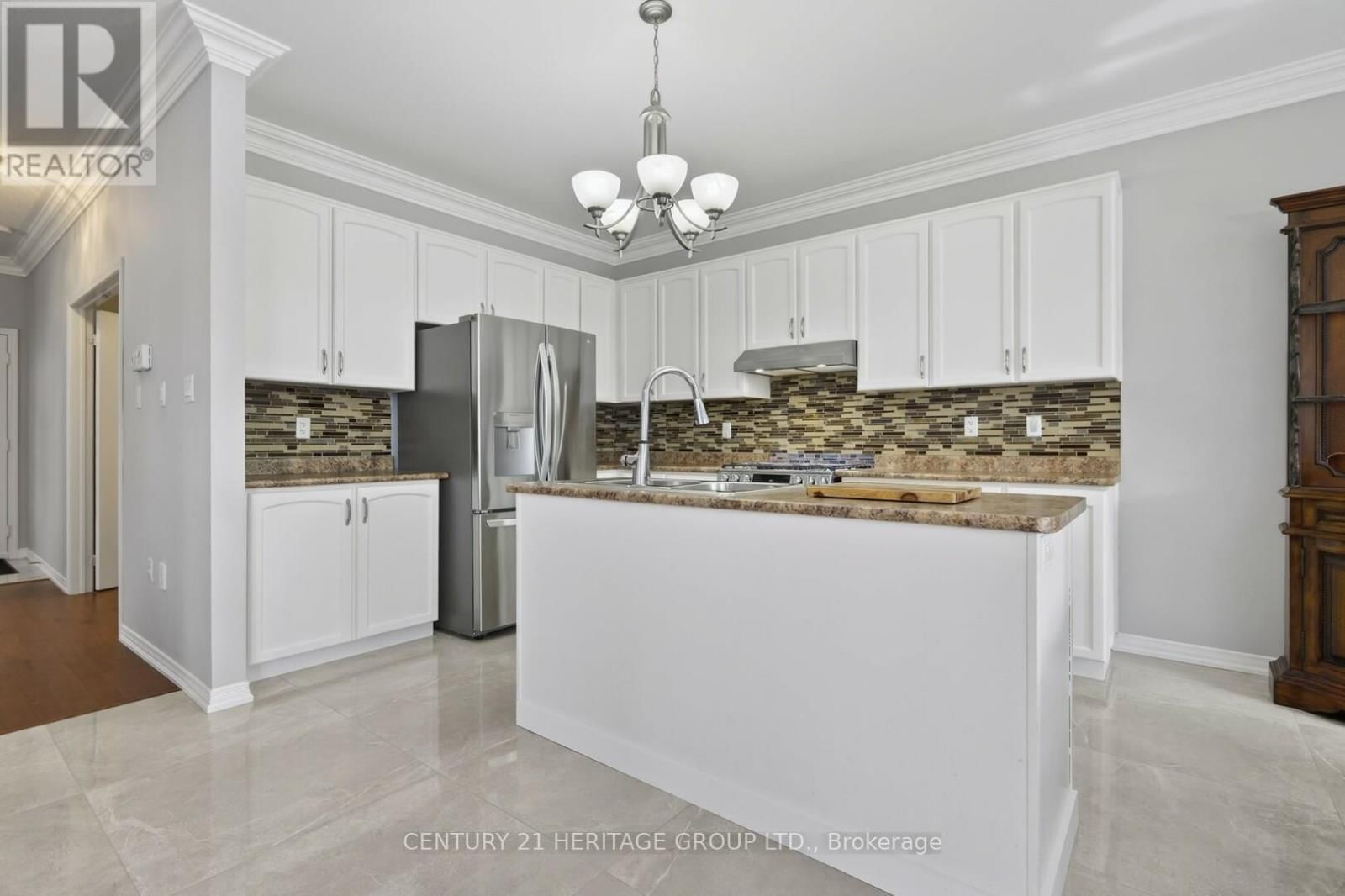 154 RICHARDSON CRESCENT Image 11