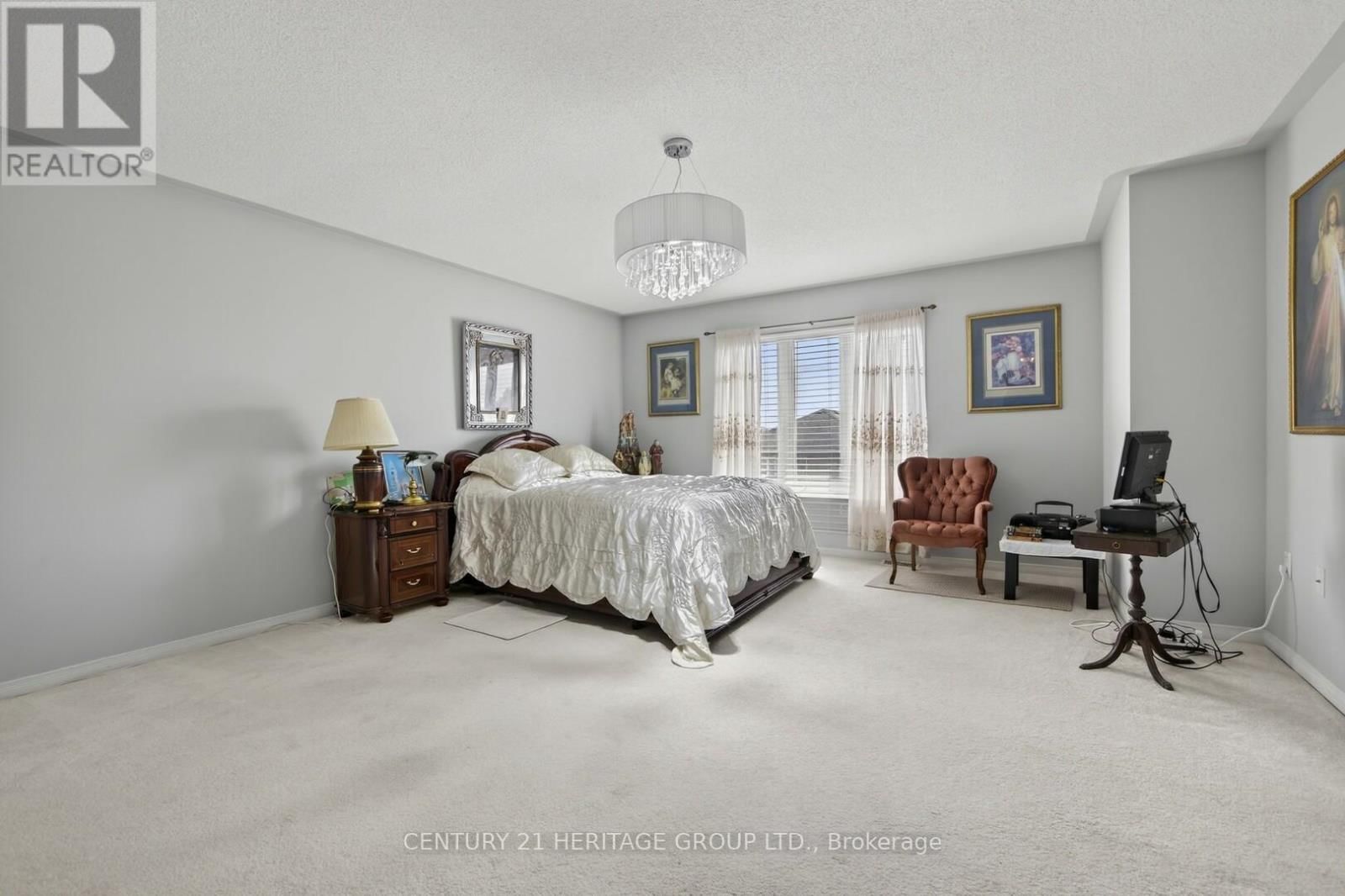 154 RICHARDSON CRESCENT Image 19