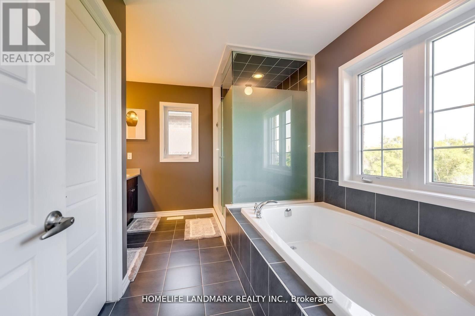 186 DEGRAAF CRESCENT Image 23