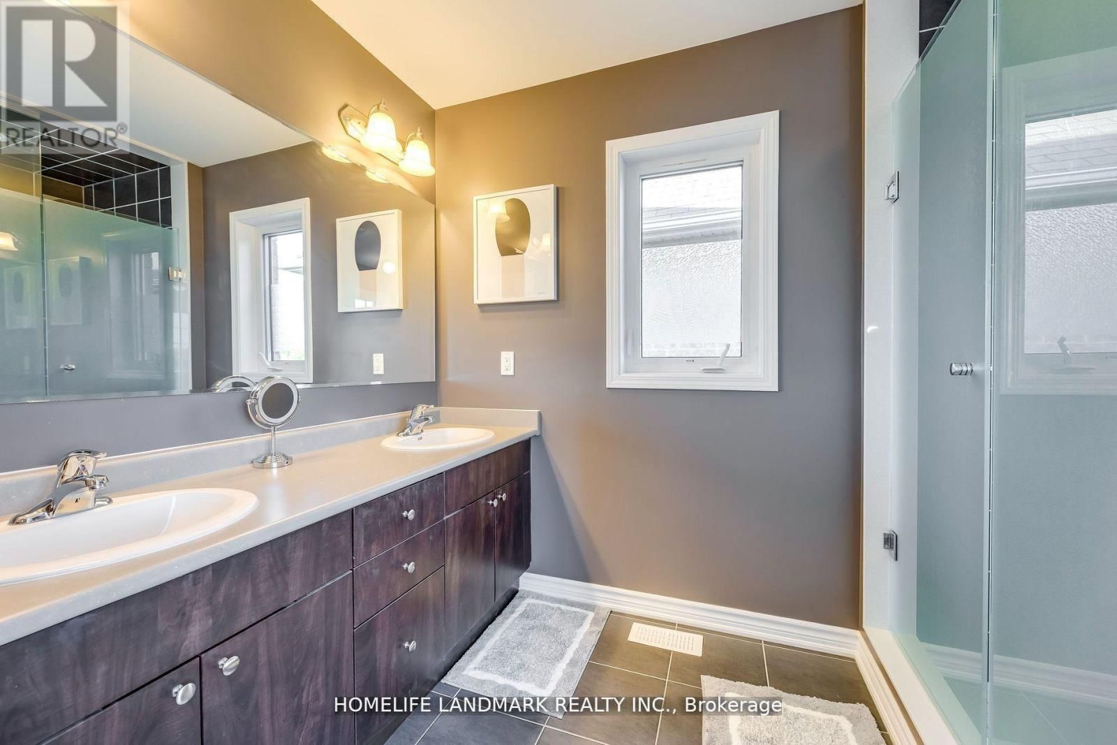 186 DEGRAAF CRESCENT Image 24