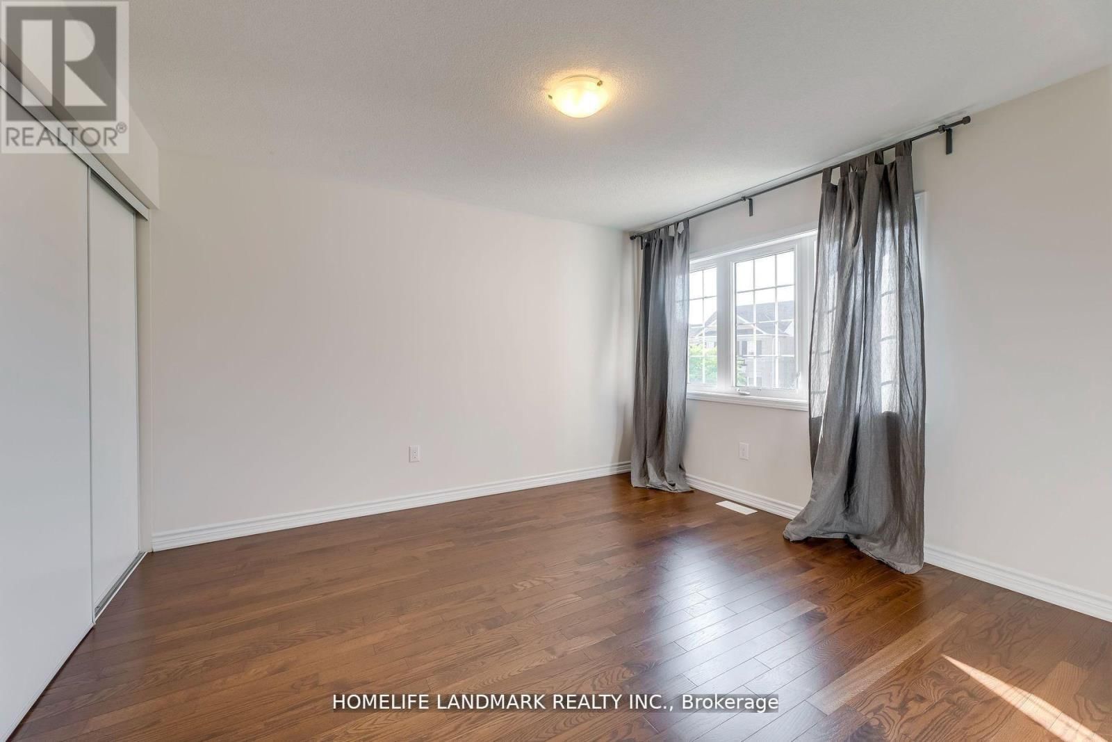 186 DEGRAAF CRESCENT Image 27