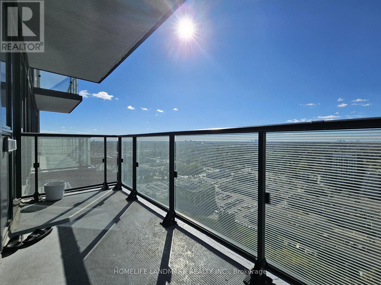 2611 - 105 ONEIDA CRESCENT Image 16