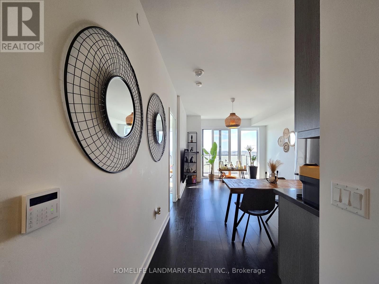 2611 - 105 ONEIDA CRESCENT Image 4