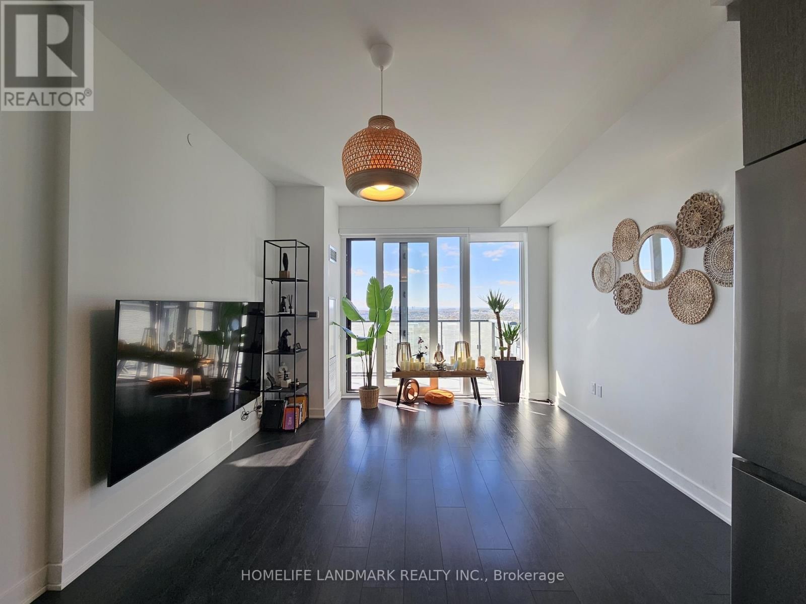 2611 - 105 ONEIDA CRESCENT Image 5