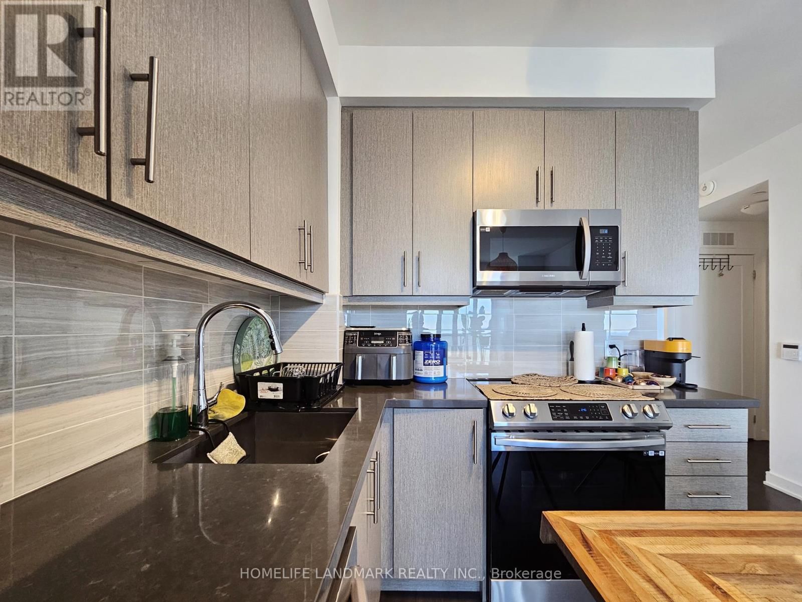 2611 - 105 ONEIDA CRESCENT Image 8