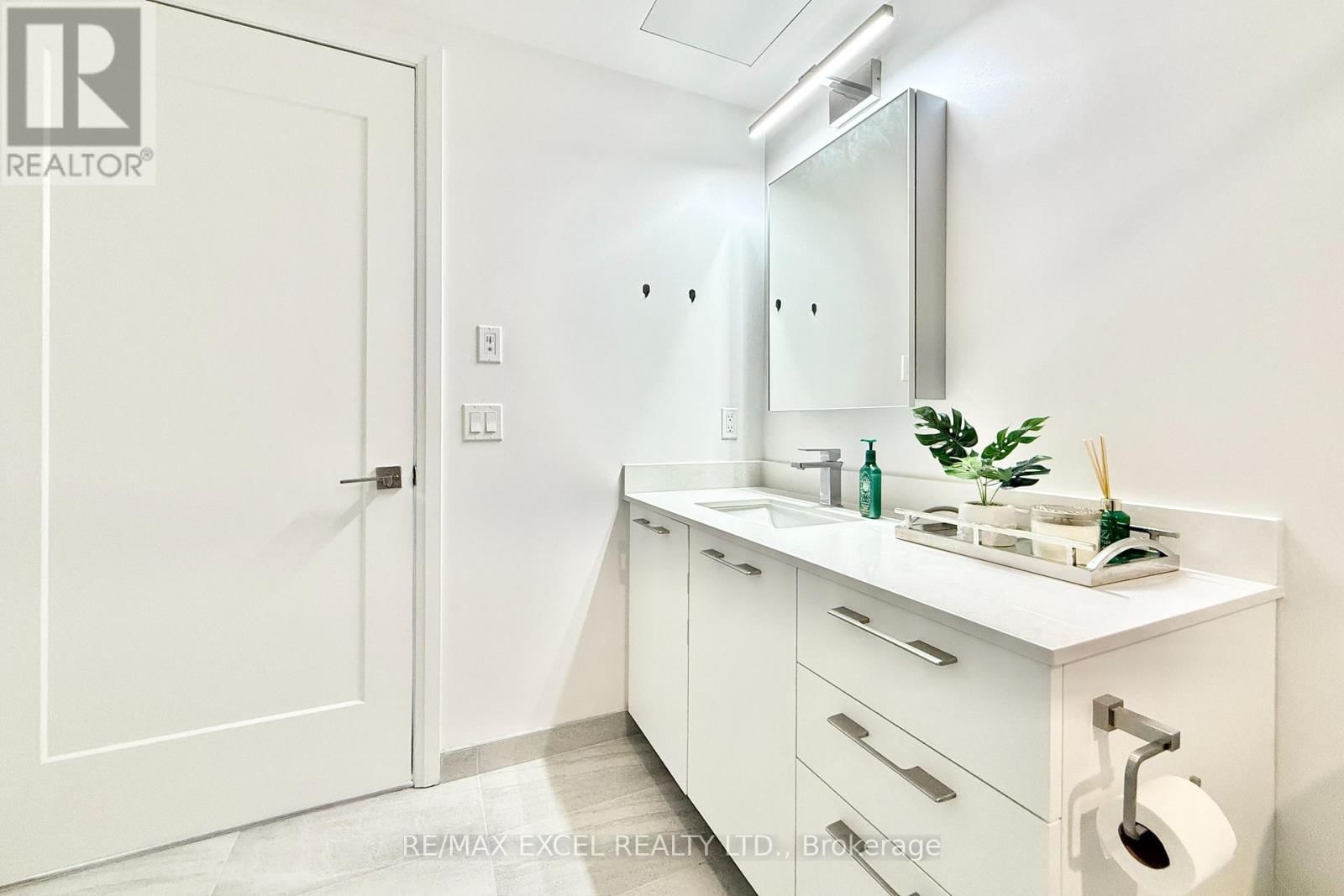 1801 - 18 WATER WALK DRIVE Image 16