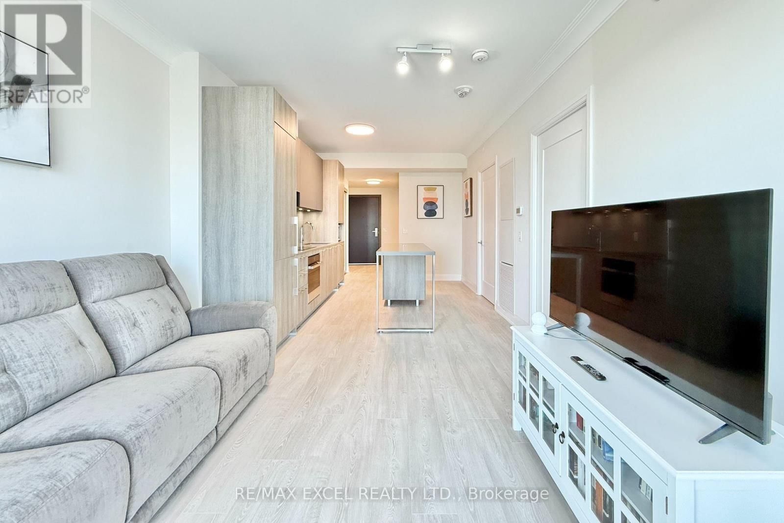 1801 - 18 WATER WALK DRIVE Image 5