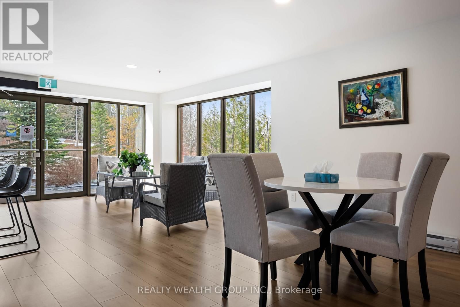 608 - 64 QUEEN STREET SOUTH Image 32