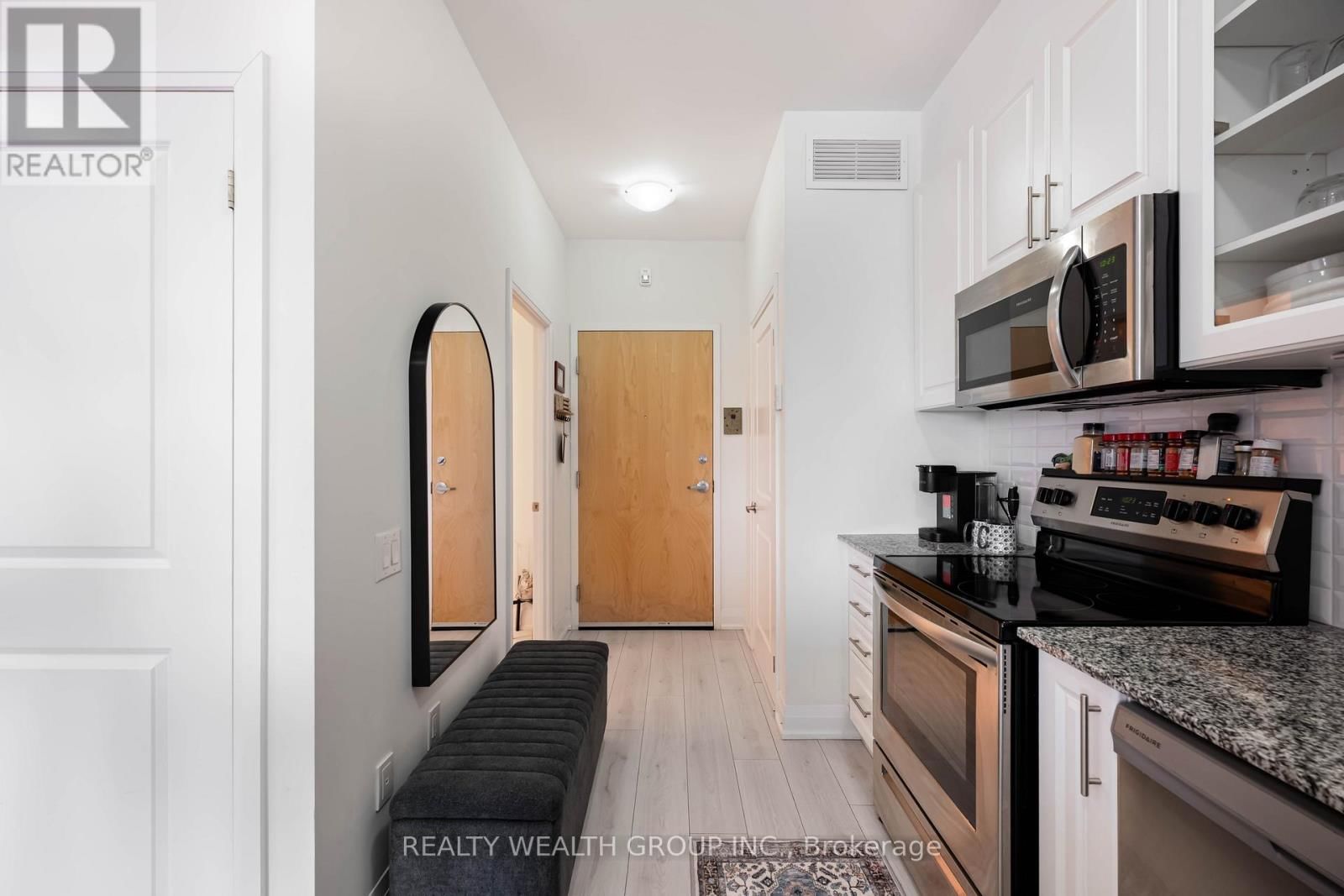 608 - 64 QUEEN STREET SOUTH Image 8