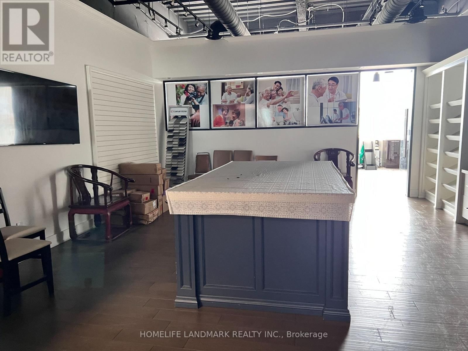 2017-18 - 8333 KENNEDY ROAD EAST Image 16