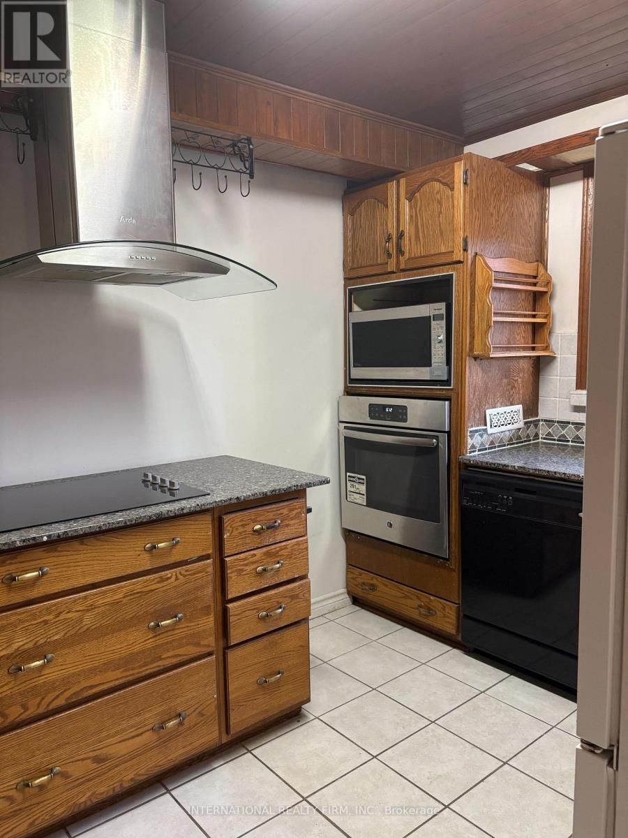 Main - 397 CENTRE STREET EAST Image 6