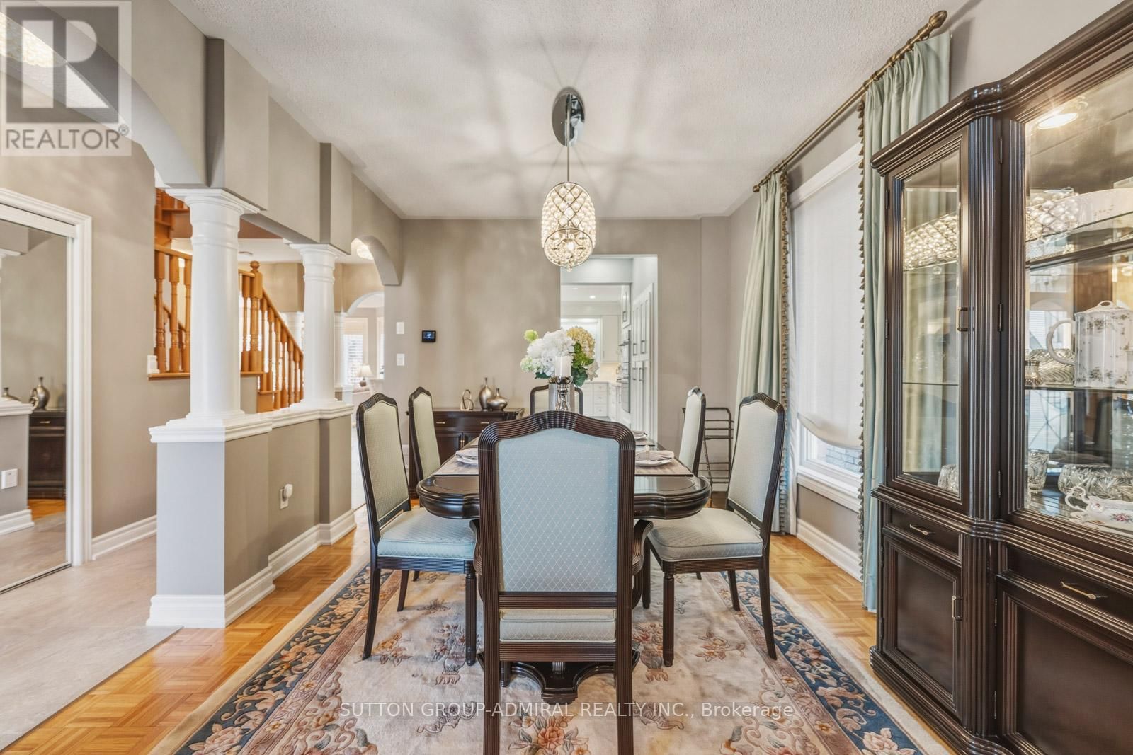 90 SUMMERIDGE DRIVE Image 8