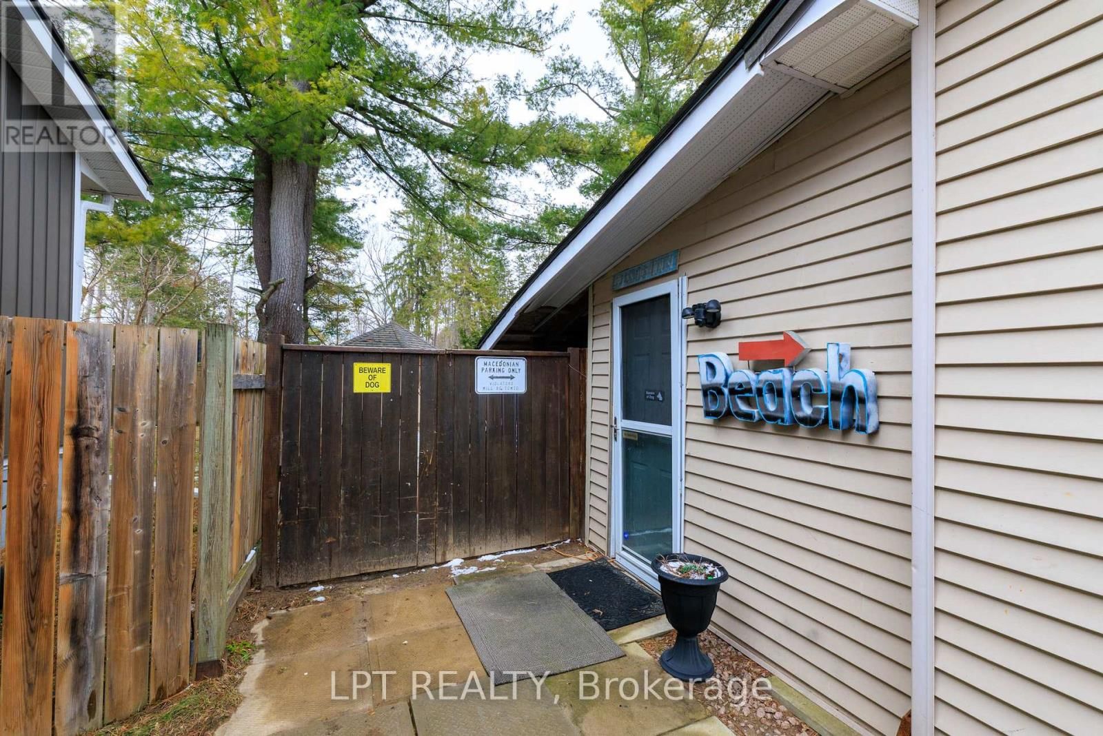 11 HARDWOOD DRIVE Image 28