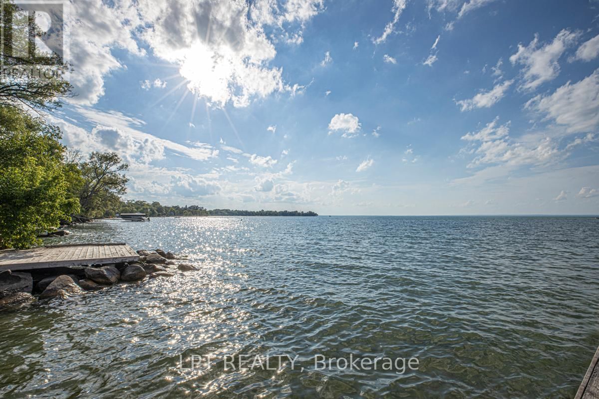 11 HARDWOOD DRIVE Image 30