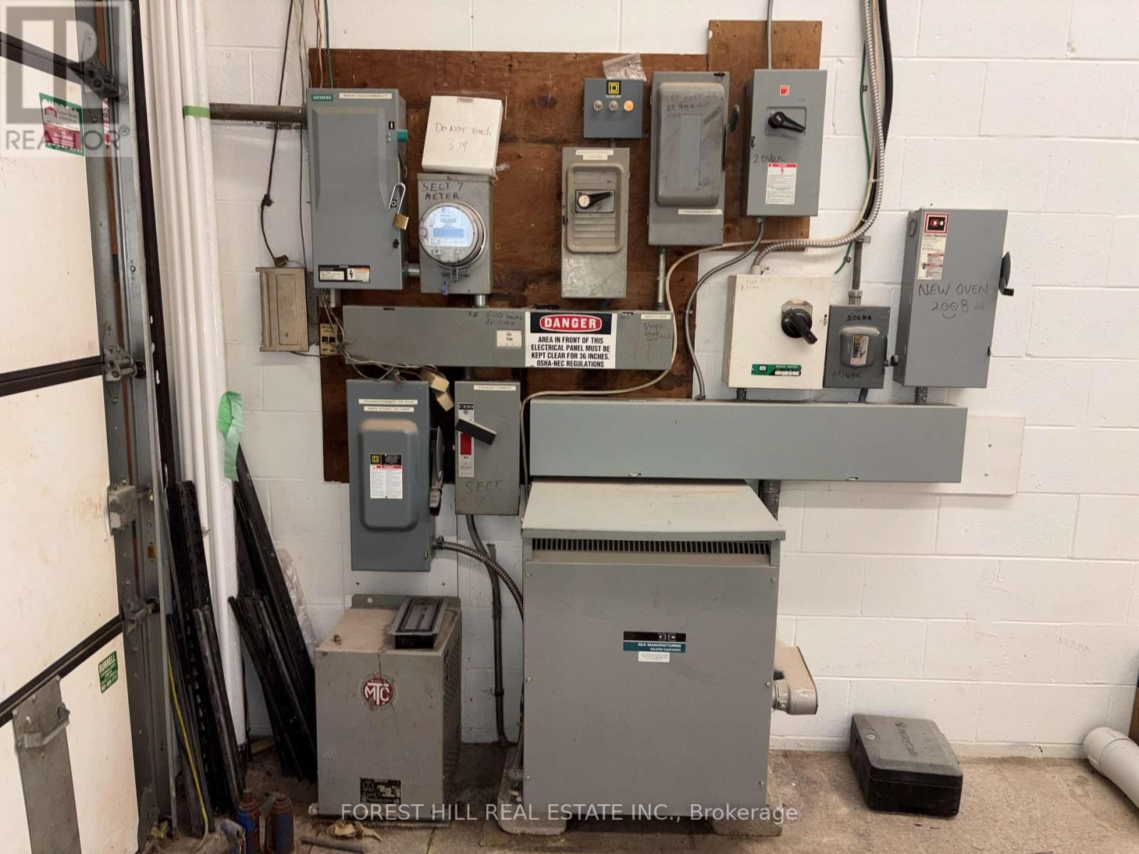 7 - 90 ESNA PARK DRIVE Image 21