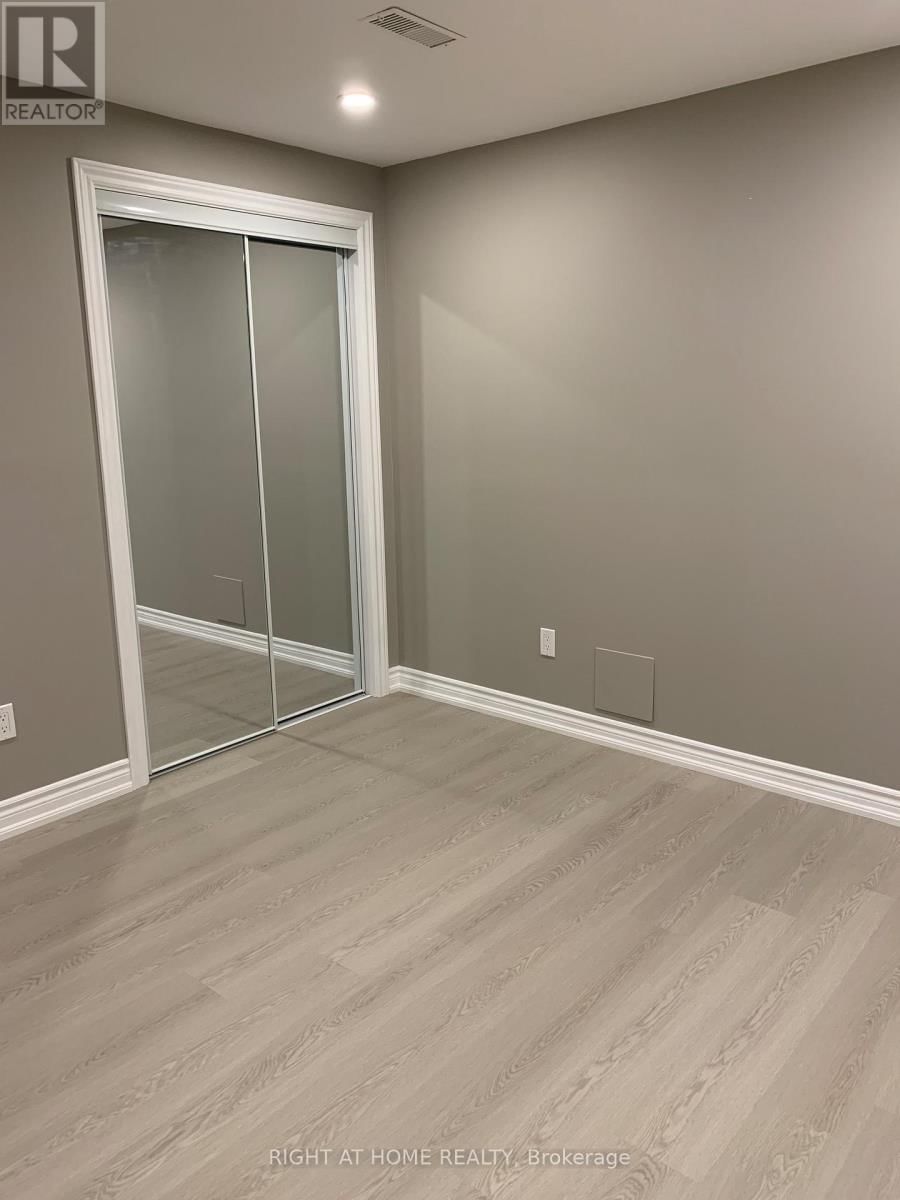 28 TIMBERBANK SQUARE Image 31