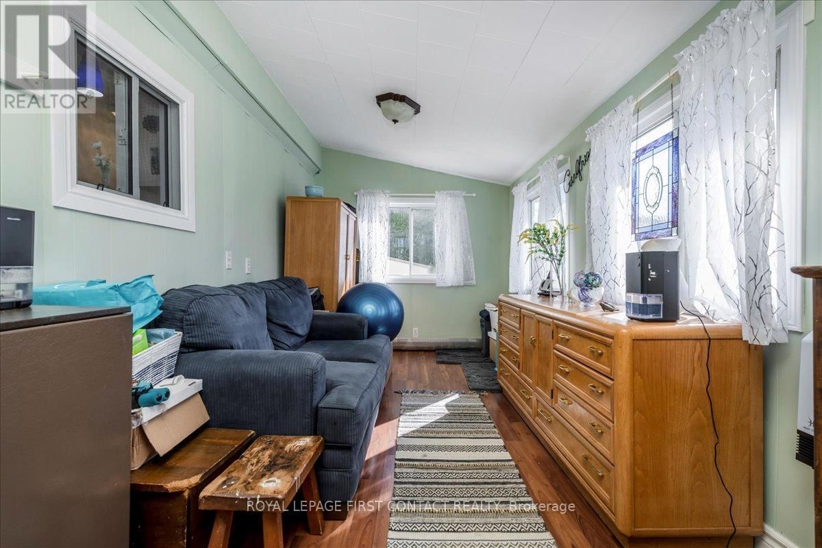 23 MIMOSA CRESCENT Image 15