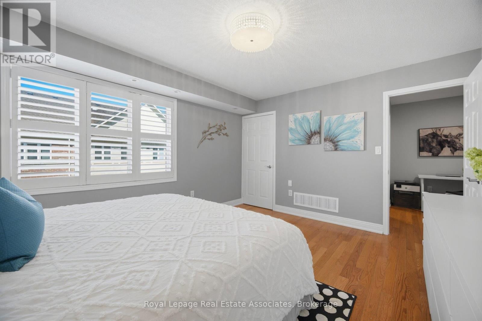 192 LOUISBOURG WAY Image 26