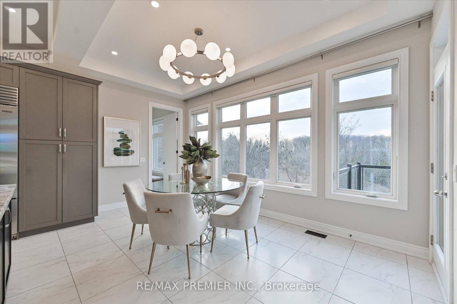 126 BURNS BOULEVARD Image 11