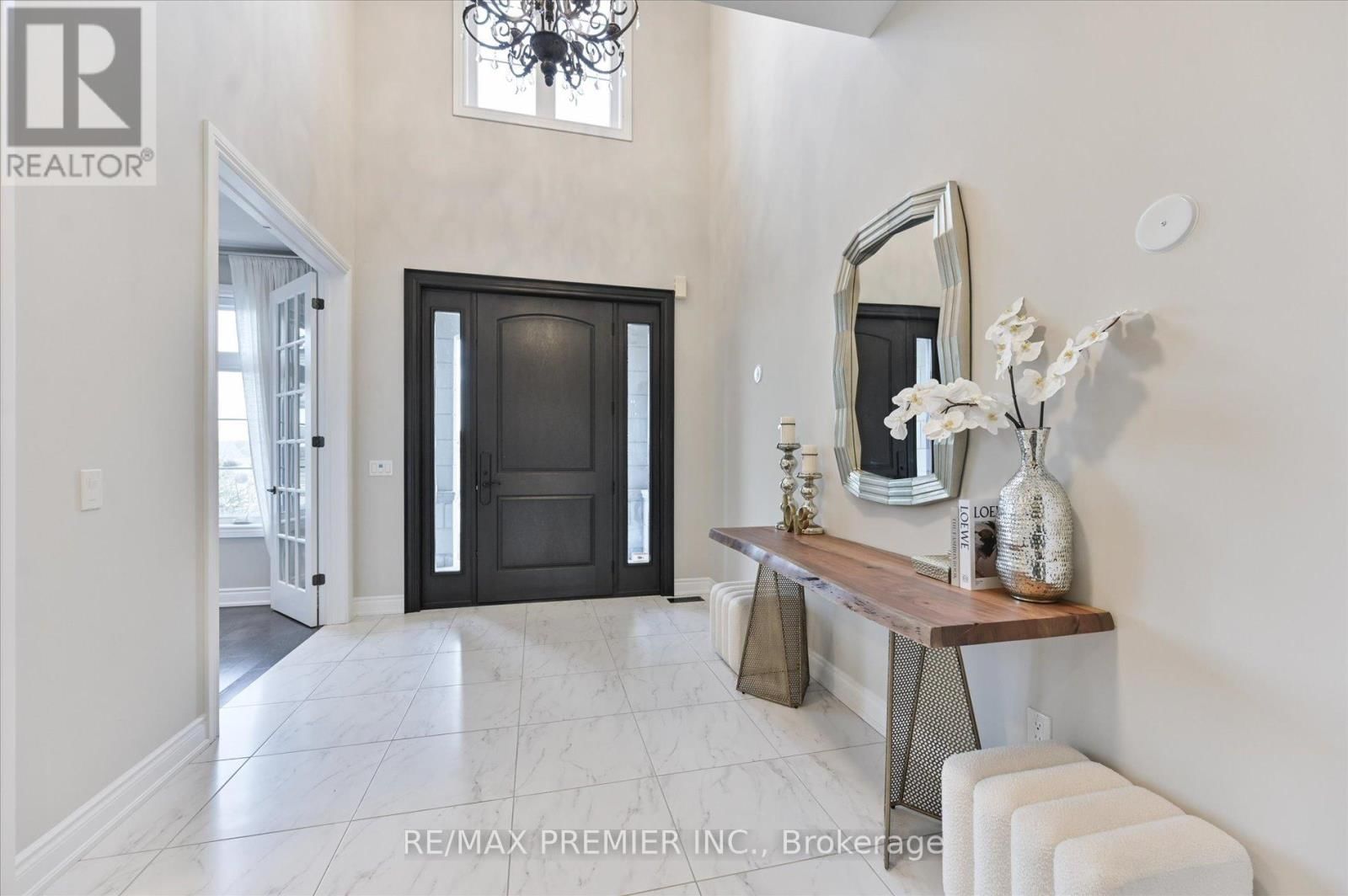 126 BURNS BOULEVARD Image 3