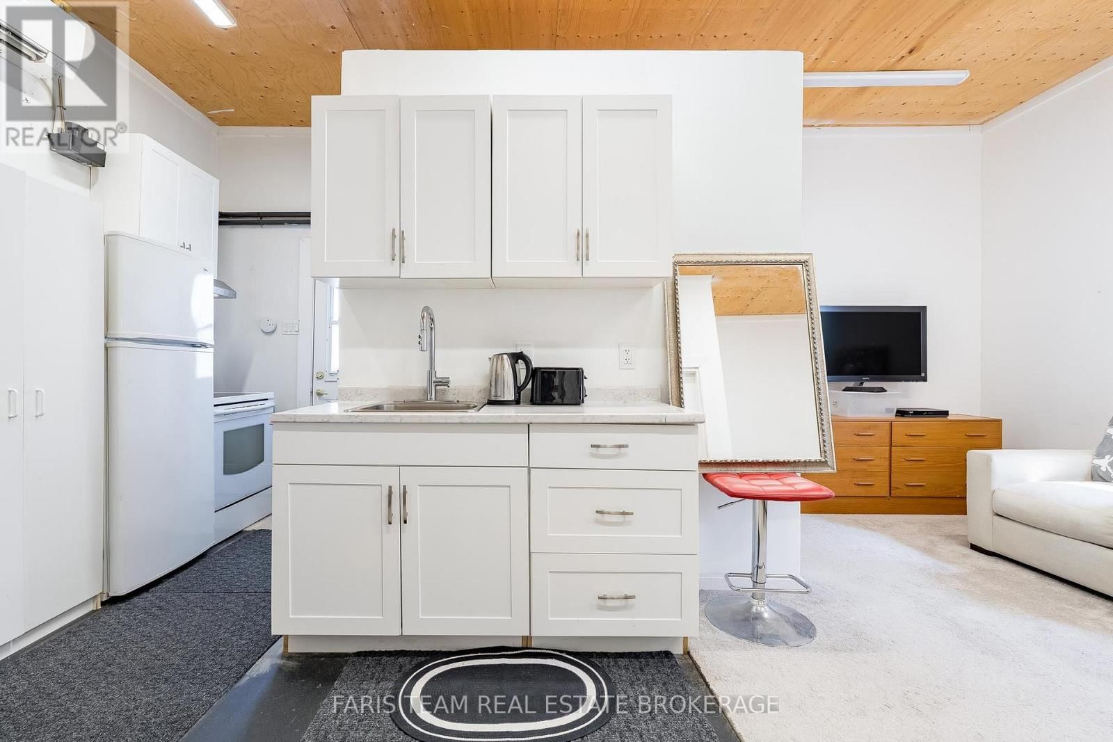 706 JAMES STREET Image 18