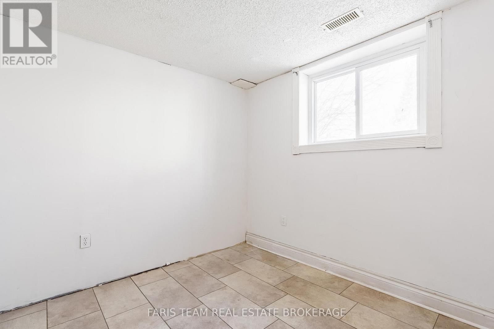 706 JAMES STREET Image 31