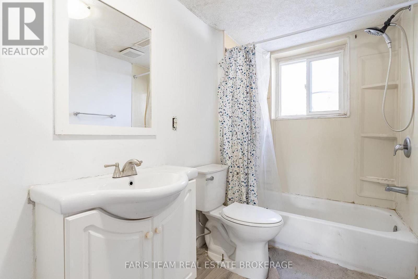 706 JAMES STREET Image 33